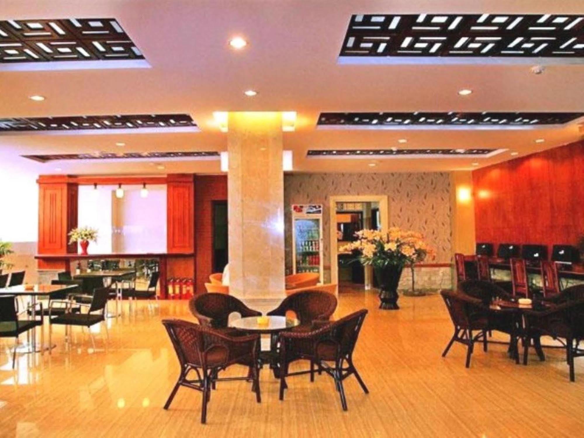 Nice Swan Hotel Nha Trang Buitenkant foto