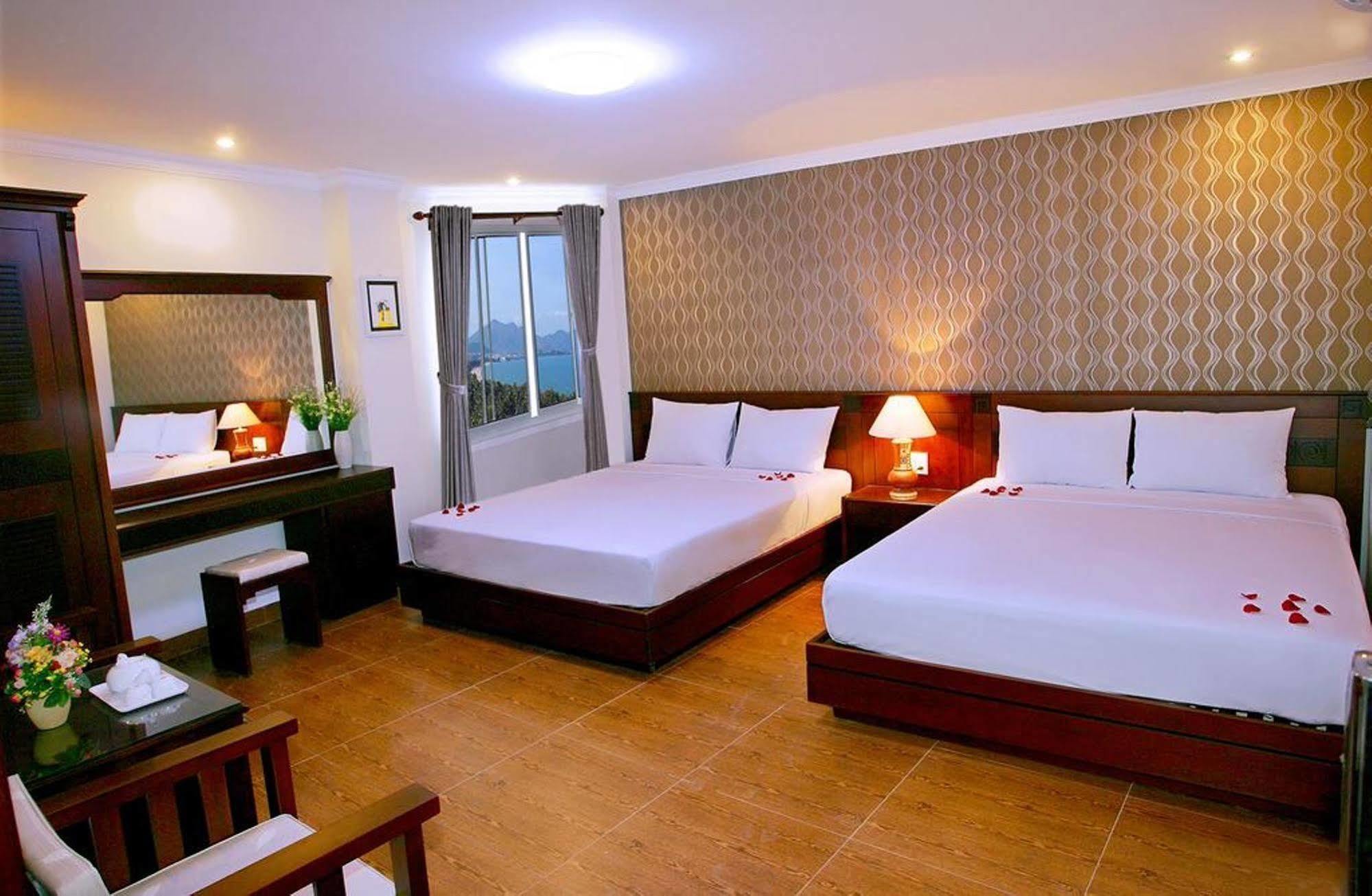 Nice Swan Hotel Nha Trang Buitenkant foto