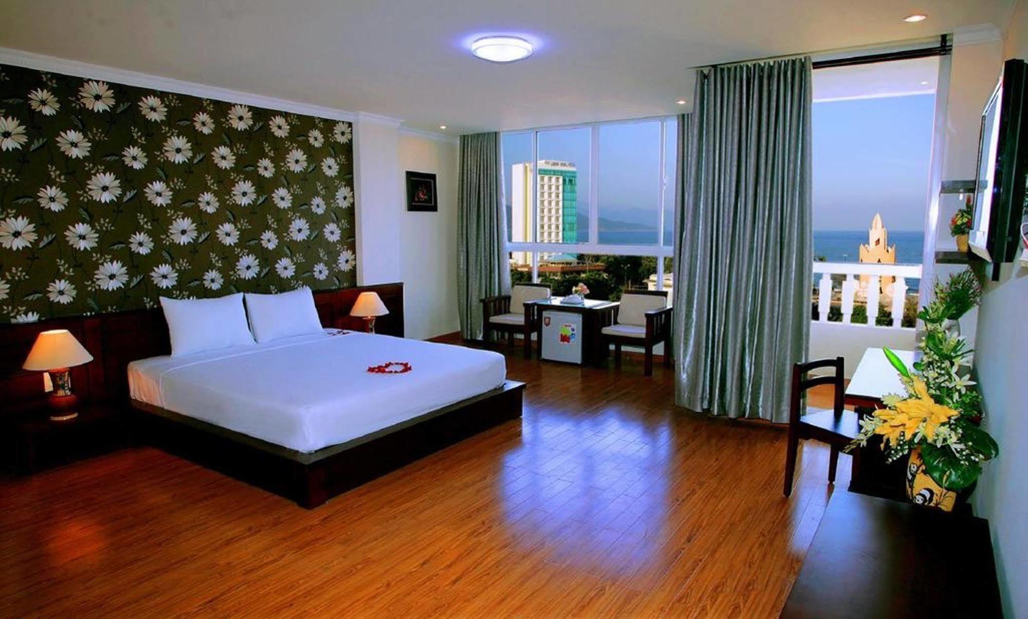 Nice Swan Hotel Nha Trang Buitenkant foto